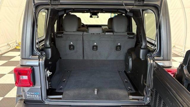 Used 2024 Jeep Wrangler Unlimited AWD/4WD image 4