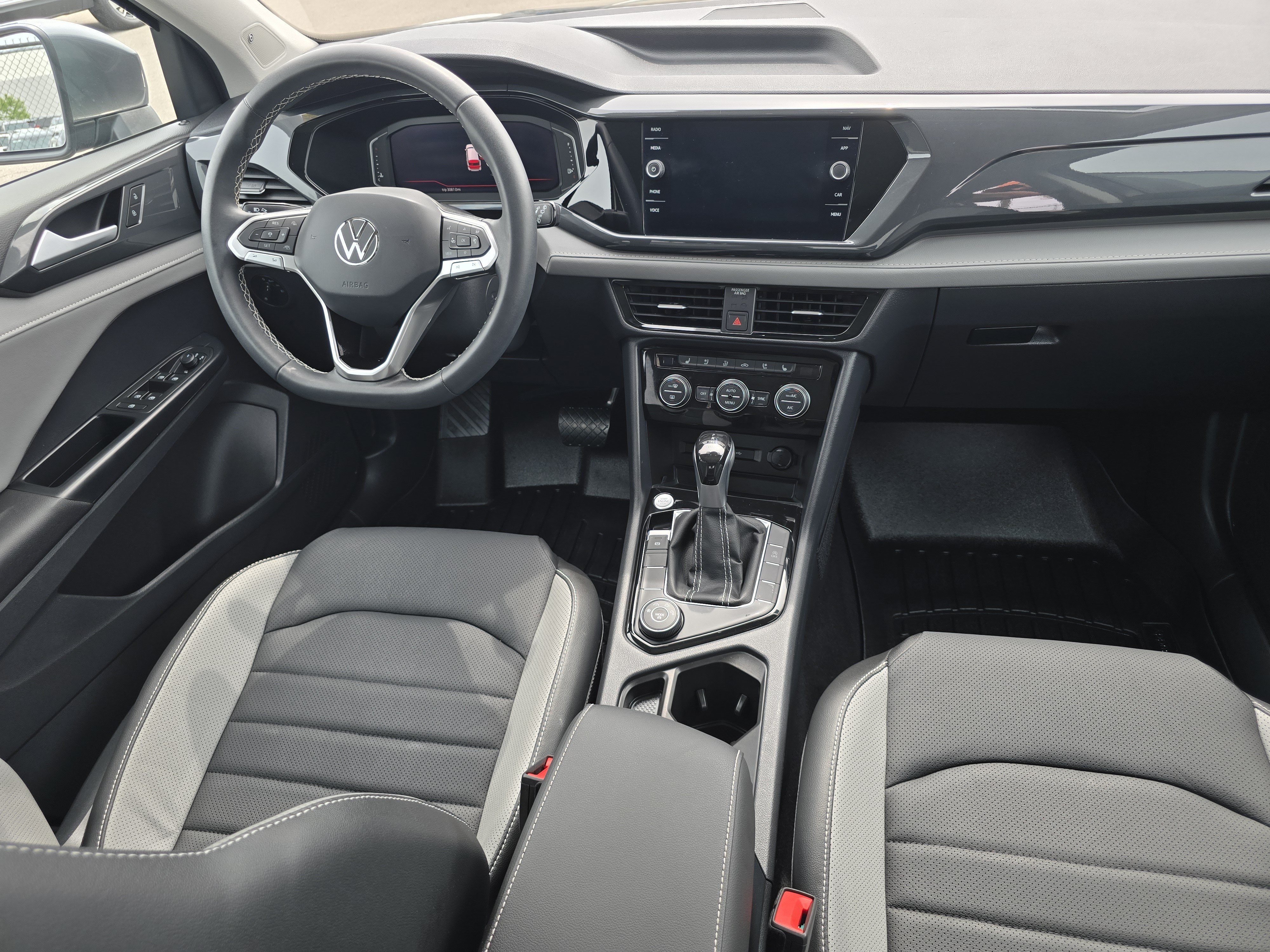 Certified 2023 Volkswagen Taos SEL AWD/4WD image 20