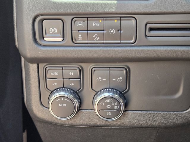 Used 2023 GMC Yukon AT4 image 31