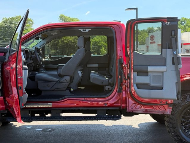 Used 2024 Ford F350 XLT w/ XLT Premium Package AWD/4WD image 35