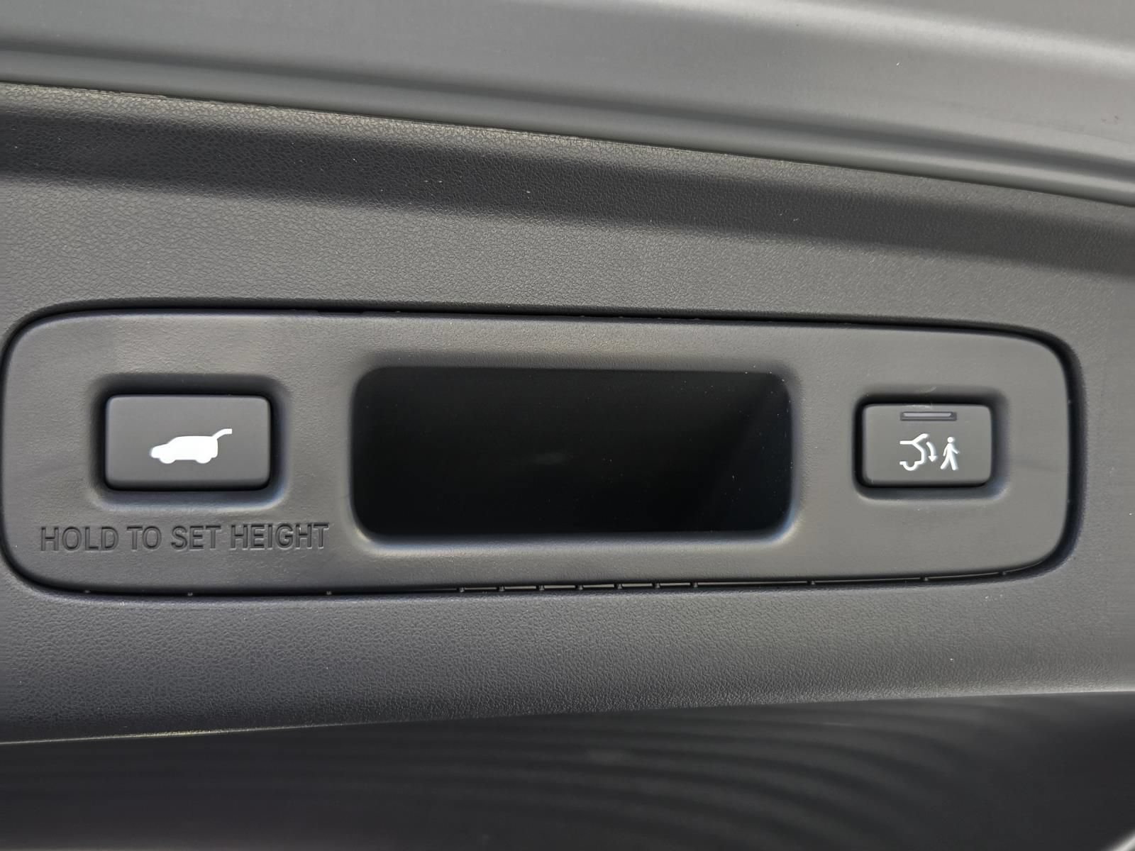 Used 2025 Acura ADX AWD image 11