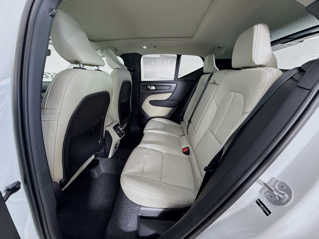 Certified 2026 Volvo XC40 B5 Ultra w/ Climate Package image 26