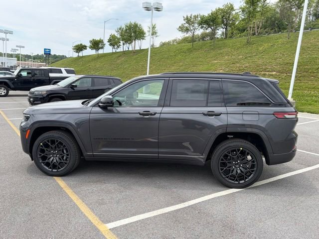 New 2026 Jeep Grand Cherokee Summit AWD/4WD image 3