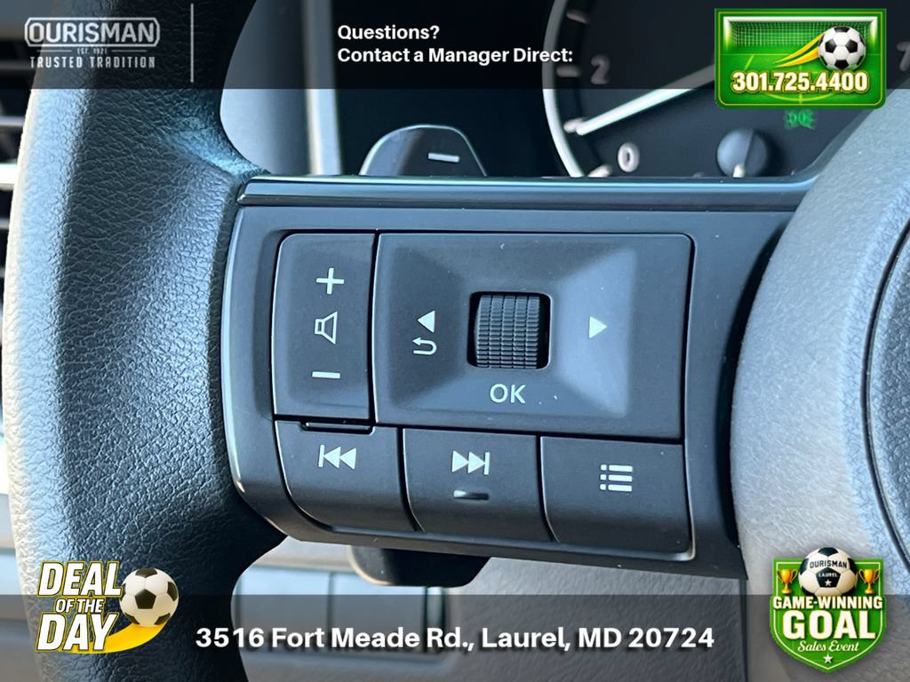Used 2024 Nissan Rogue SV FWD image 23