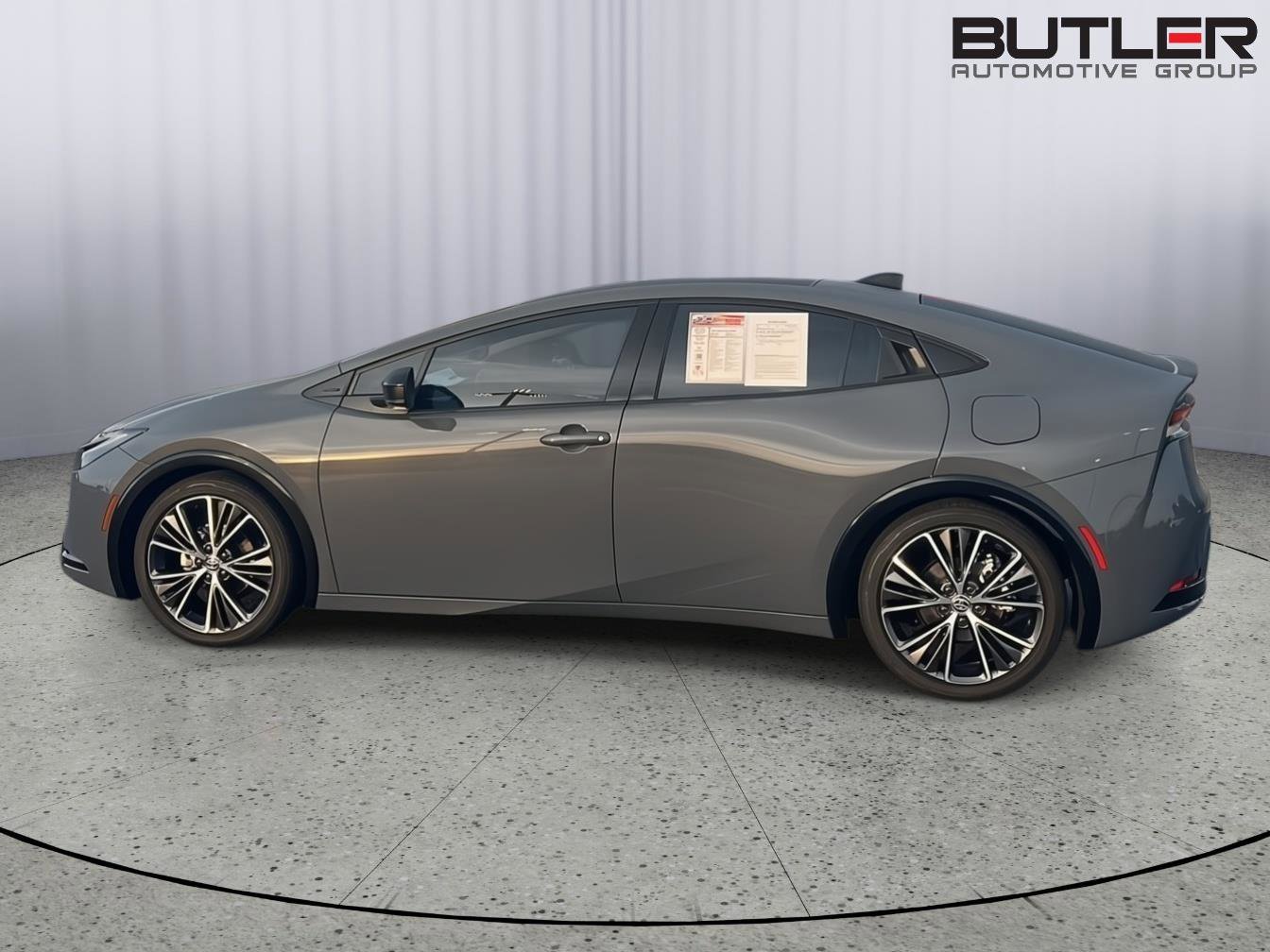 Used 2024 Toyota Prius Limited FWD image 3