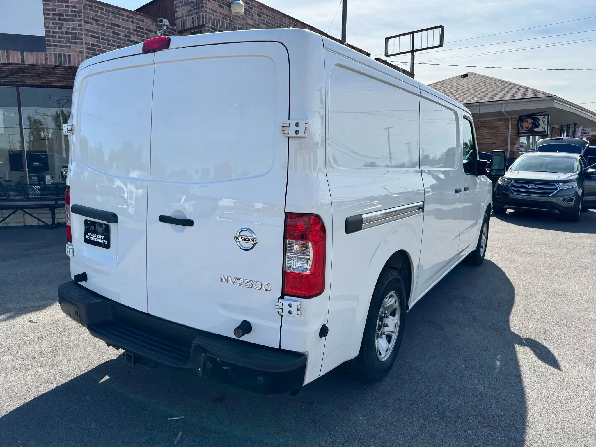Used 2019 Nissan NV 2500 SV image 14