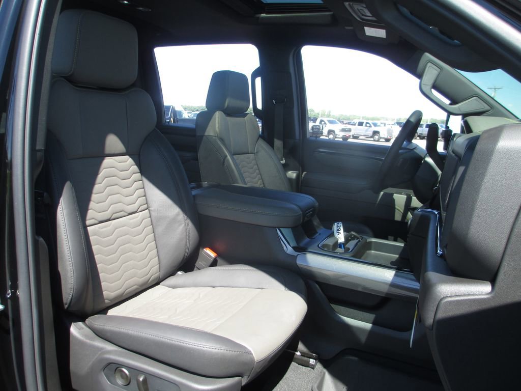 Used 2026 Chevrolet Silverado 2500 ZR2 w/ LPO, Dark Essentials Package AWD/4WD image 26