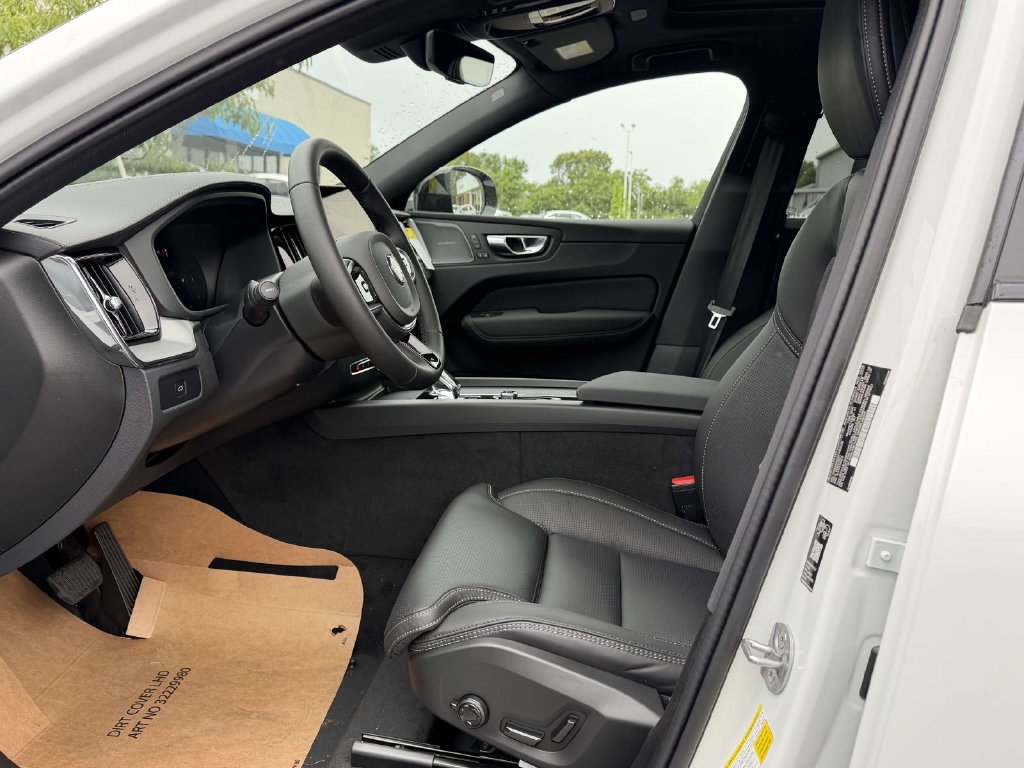 New 2026 Volvo XC60 B5 Ultra w/ Climate Package AWD/4WD image 15