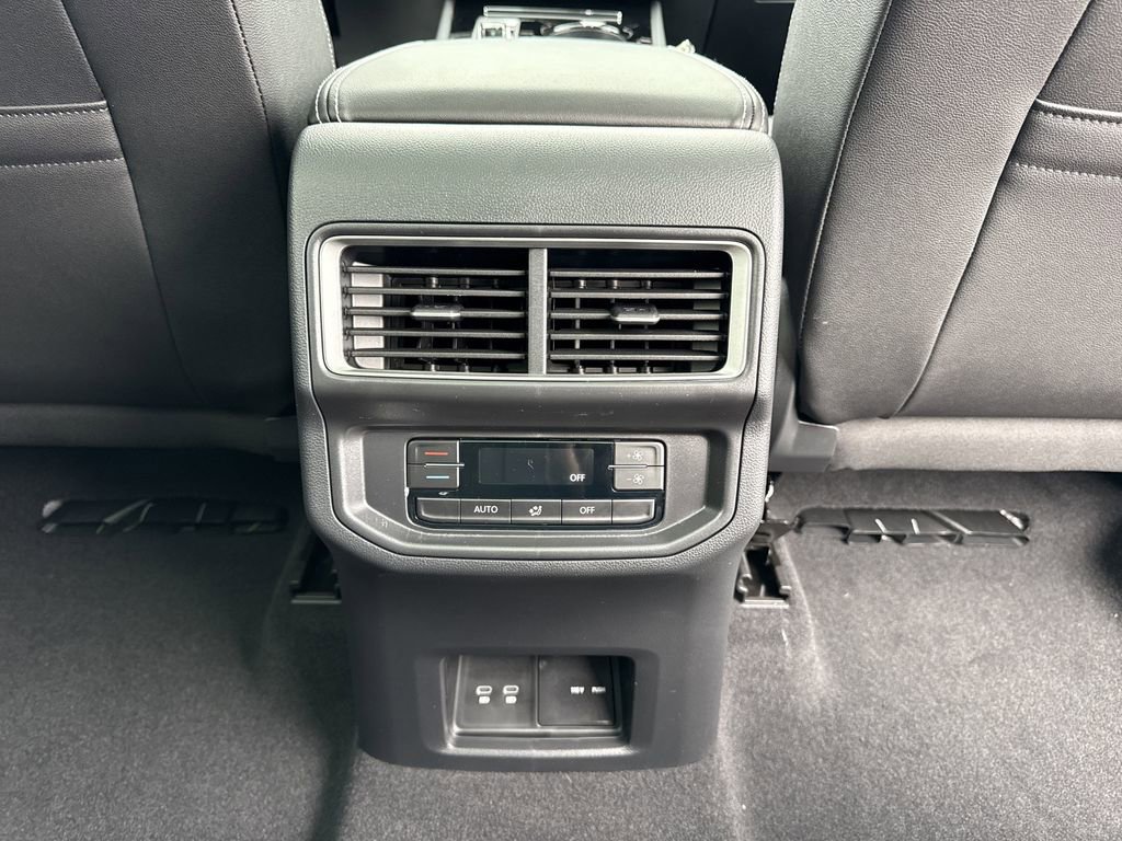 New 2026 Volkswagen Atlas SE image 25