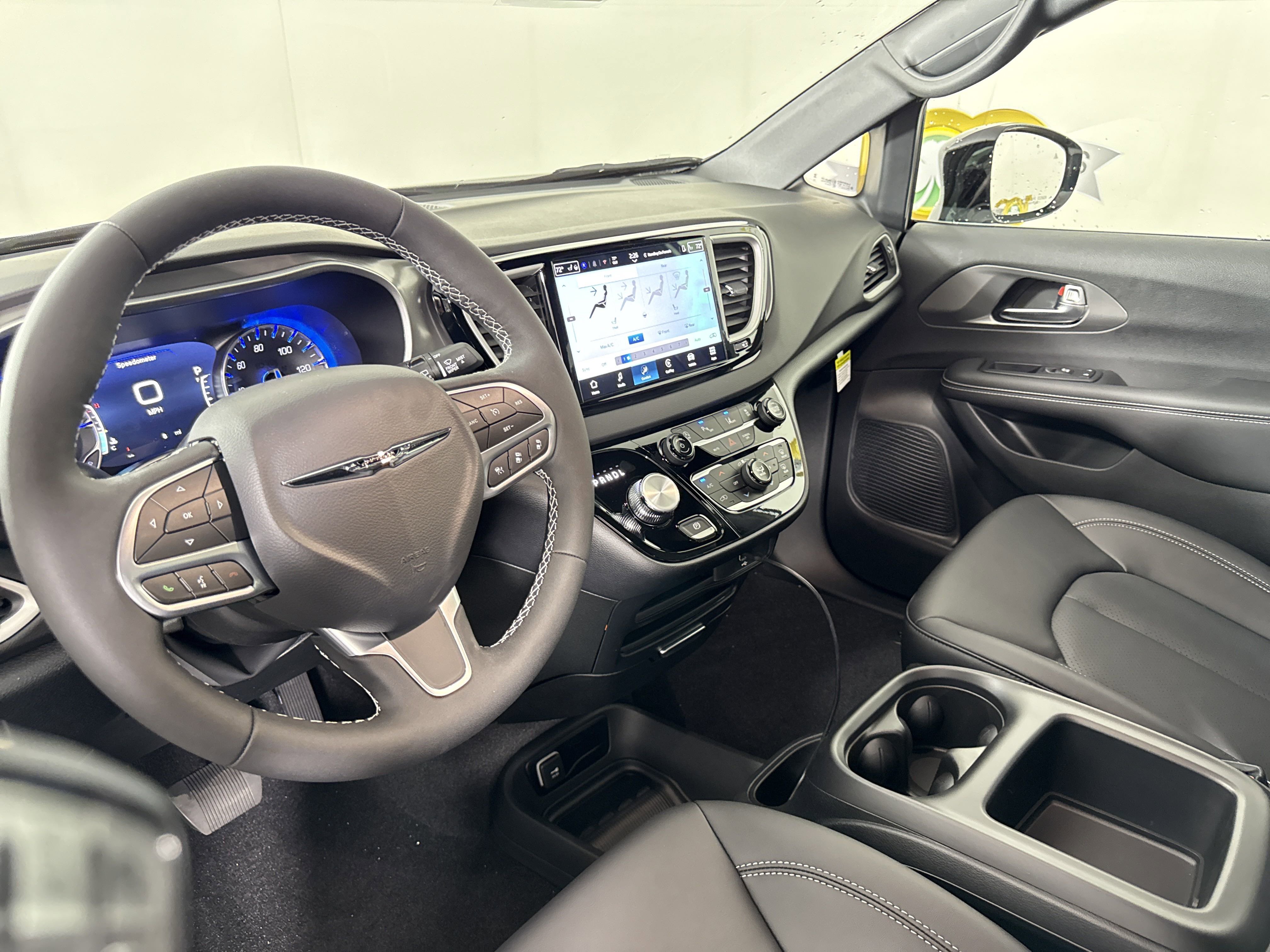 New 2026 Chrysler Voyager LX image 27