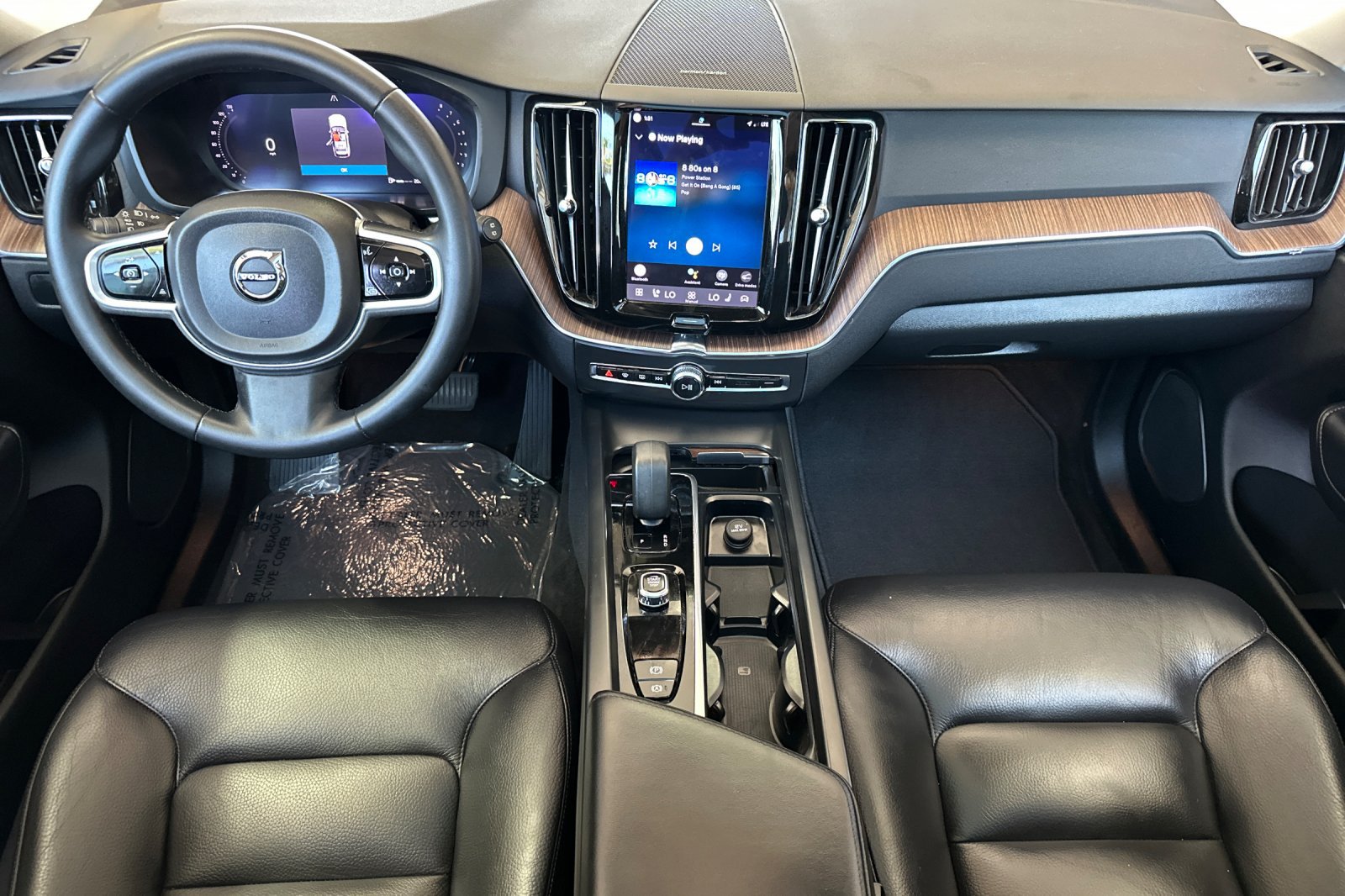 Certified 2023 Volvo XC60 B5 Plus w/ Protection Package Premier FWD image 16