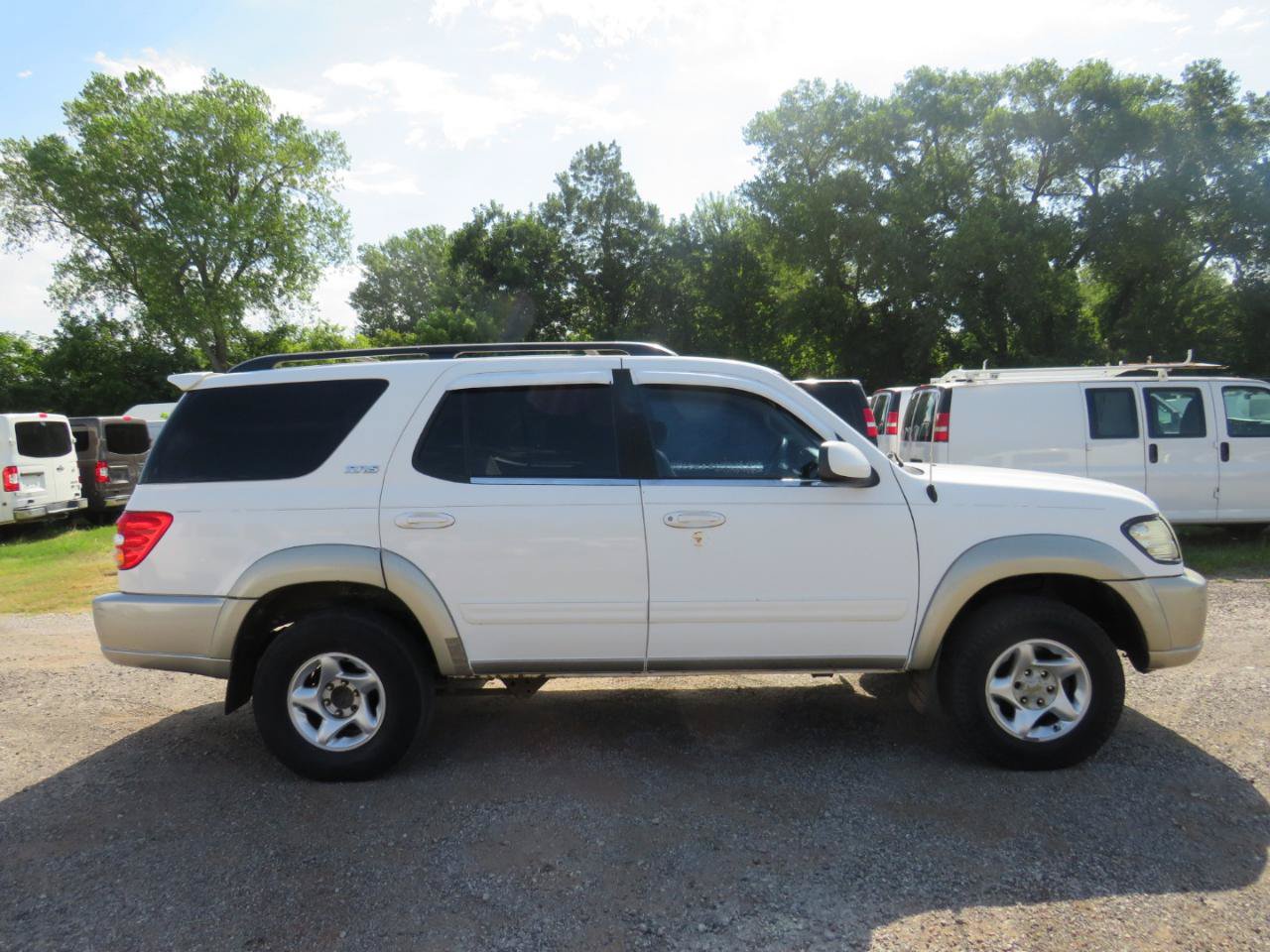 Used 2001 Toyota Sequoia SR5 RWD image 4