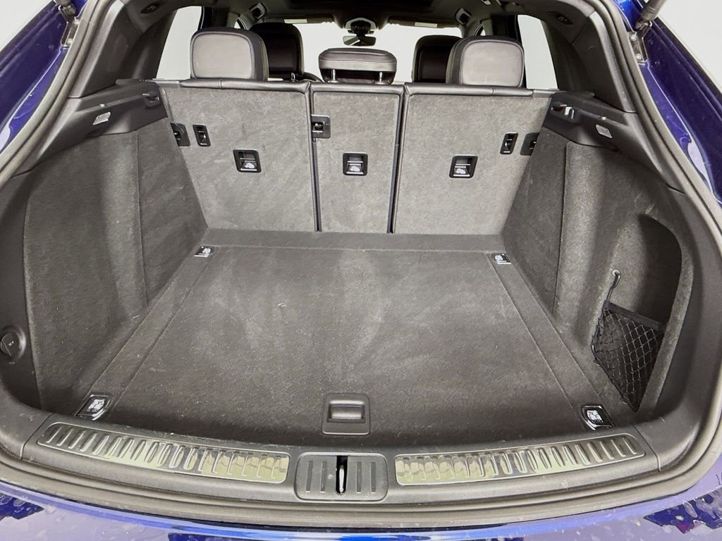 Certified 2025 Porsche Macan image 28