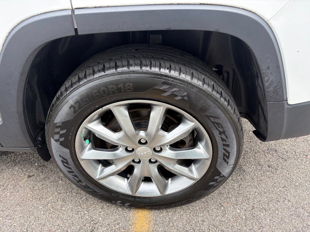 Used 2018 Jeep Cherokee Limited AWD/4WD image 38
