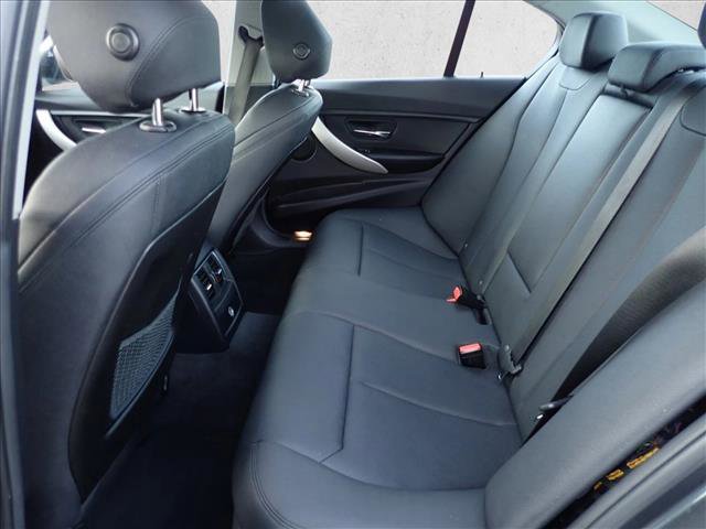 Used 2018 BMW 320i xDrive Sedan AWD/4WD image 8