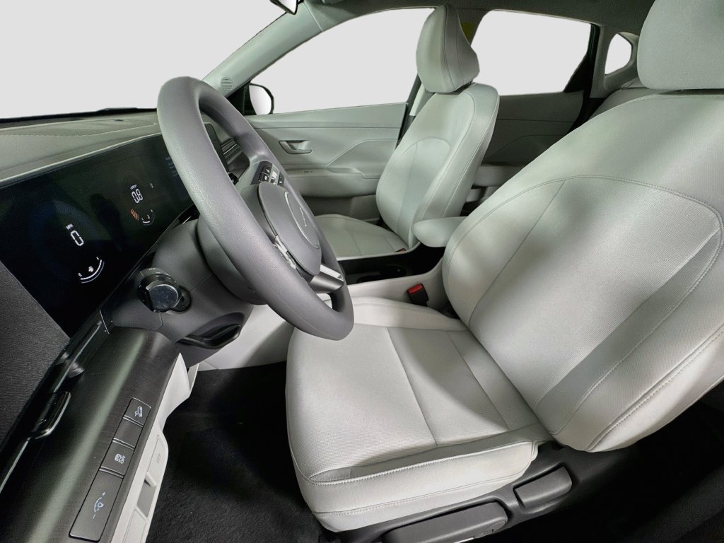 New 2027 Hyundai Kona SE FWD image 17