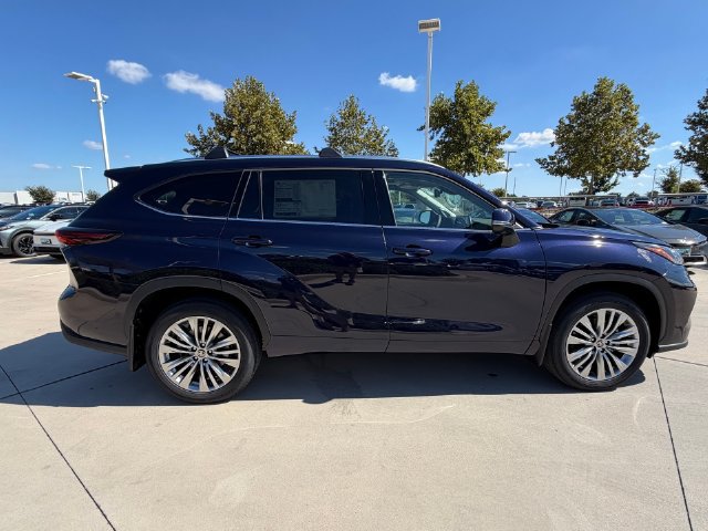 New 2026 Toyota Highlander Platinum AWD/4WD image 5