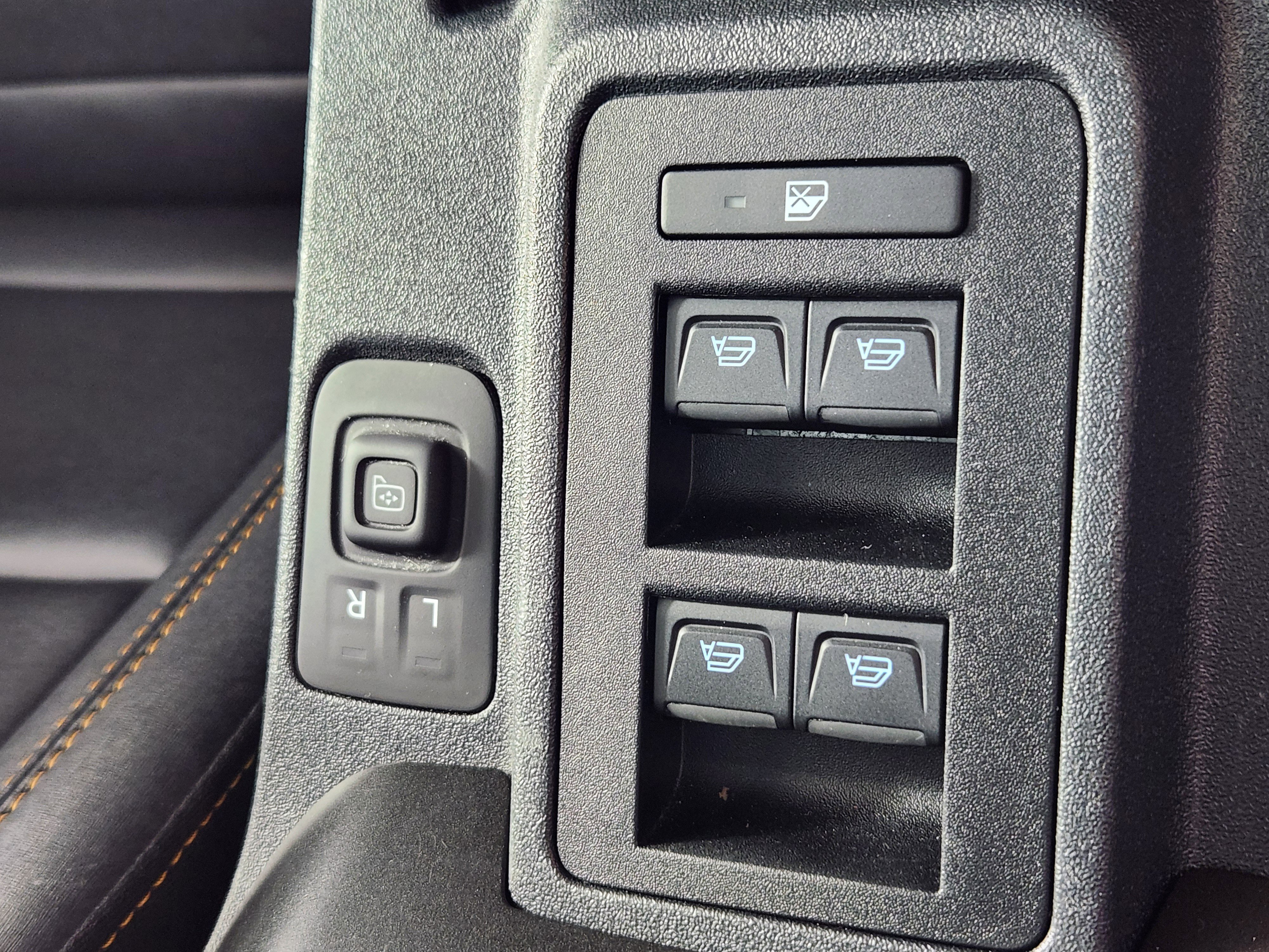 Used 2023 Ford Bronco Badlands image 25