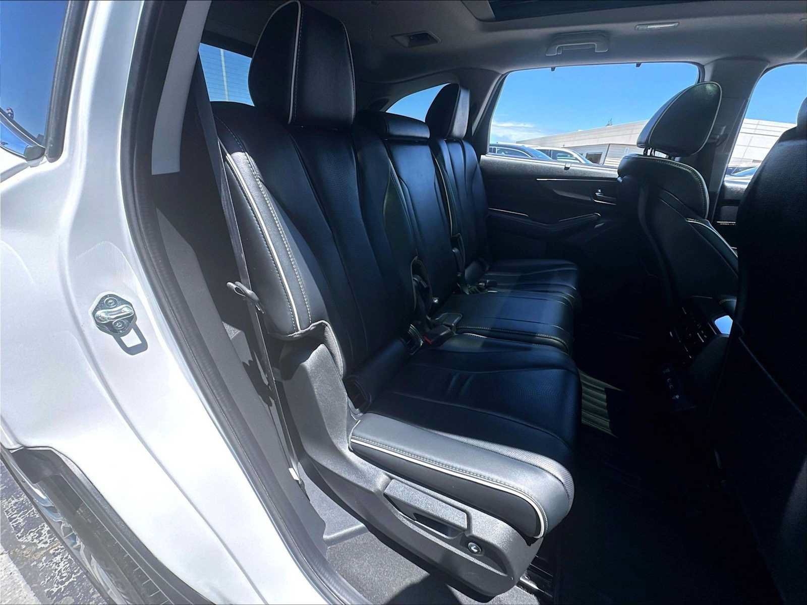 Used 2023 Acura MDX SH-AWD w/ Advance Package image 29