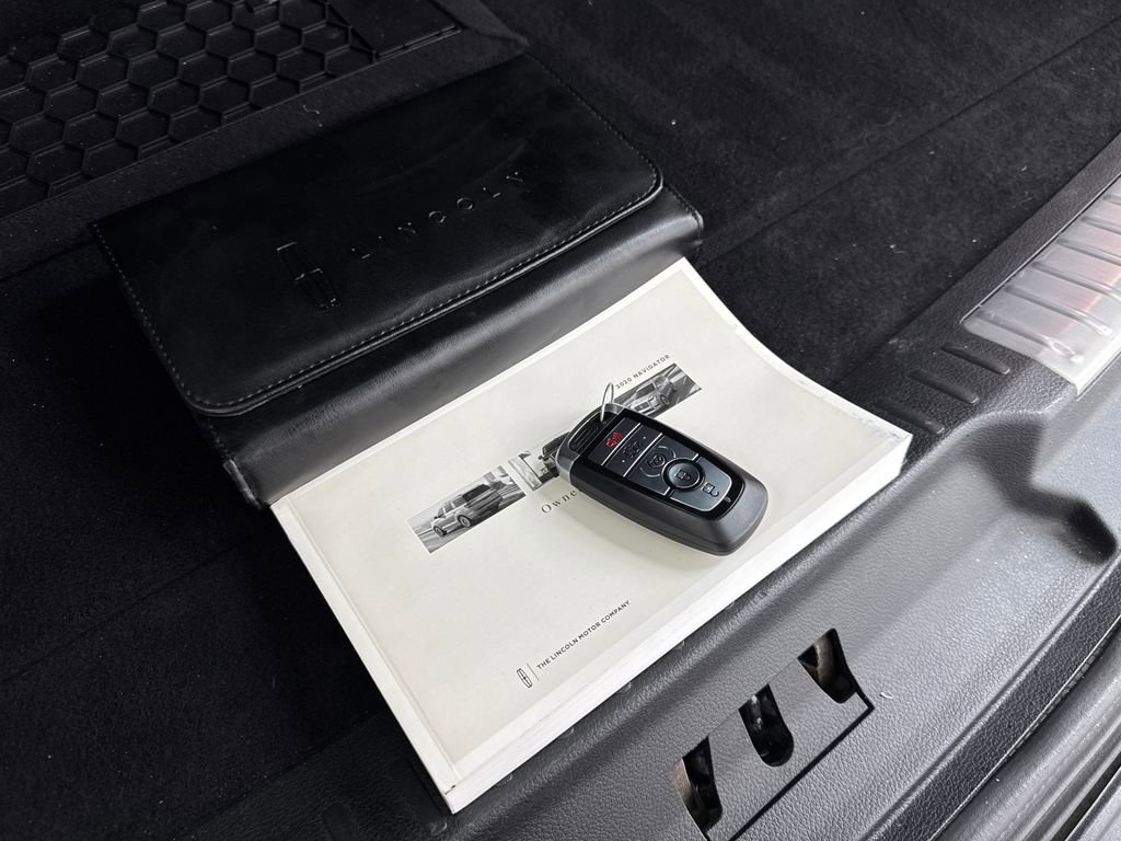 Used 2020 Lincoln Navigator Reserve image 85
