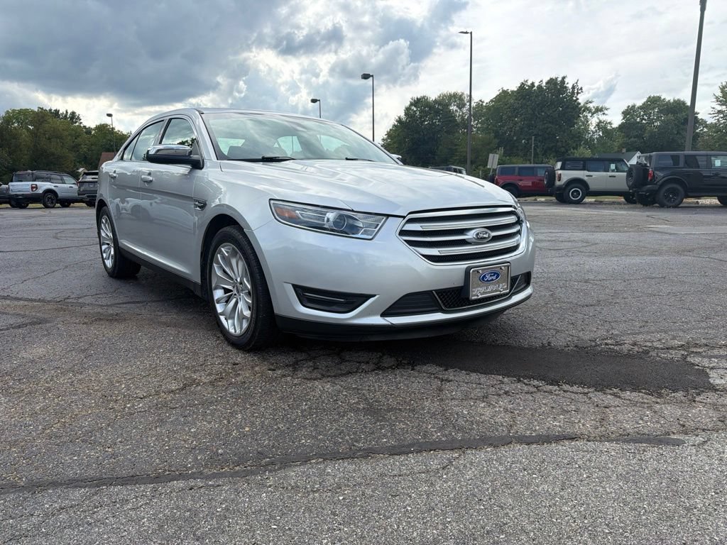Used 2019 Ford Taurus Limited FWD image 8