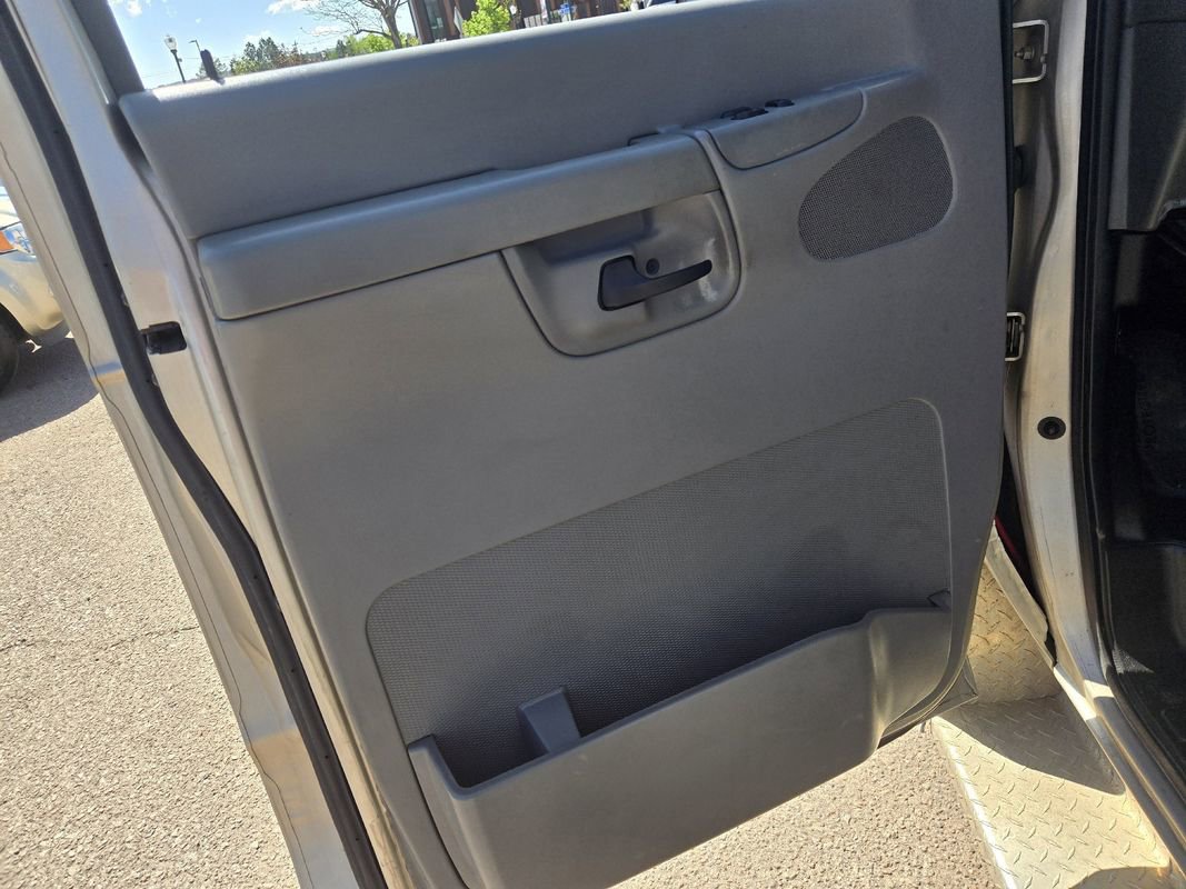 Used 2007 Ford E-350 and Econoline 350 XL RWD image 15