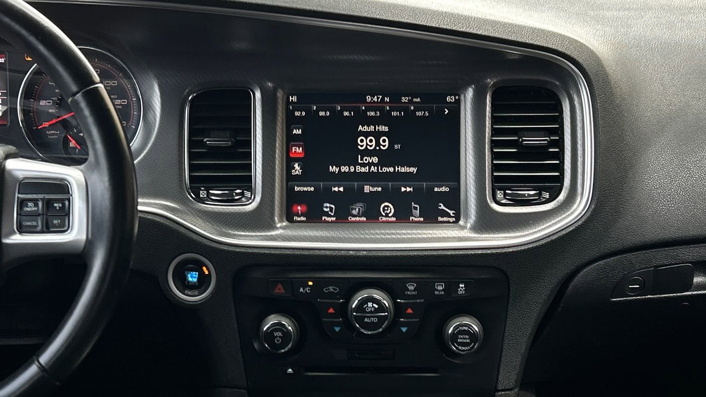 Used 2013 Dodge Charger SXT image 18