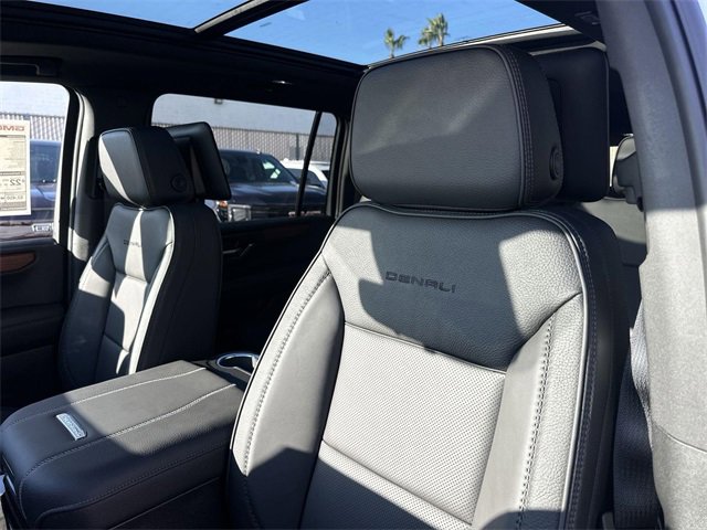 New 2026 GMC Yukon XL Denali w/ Denali Reserve Package image 24