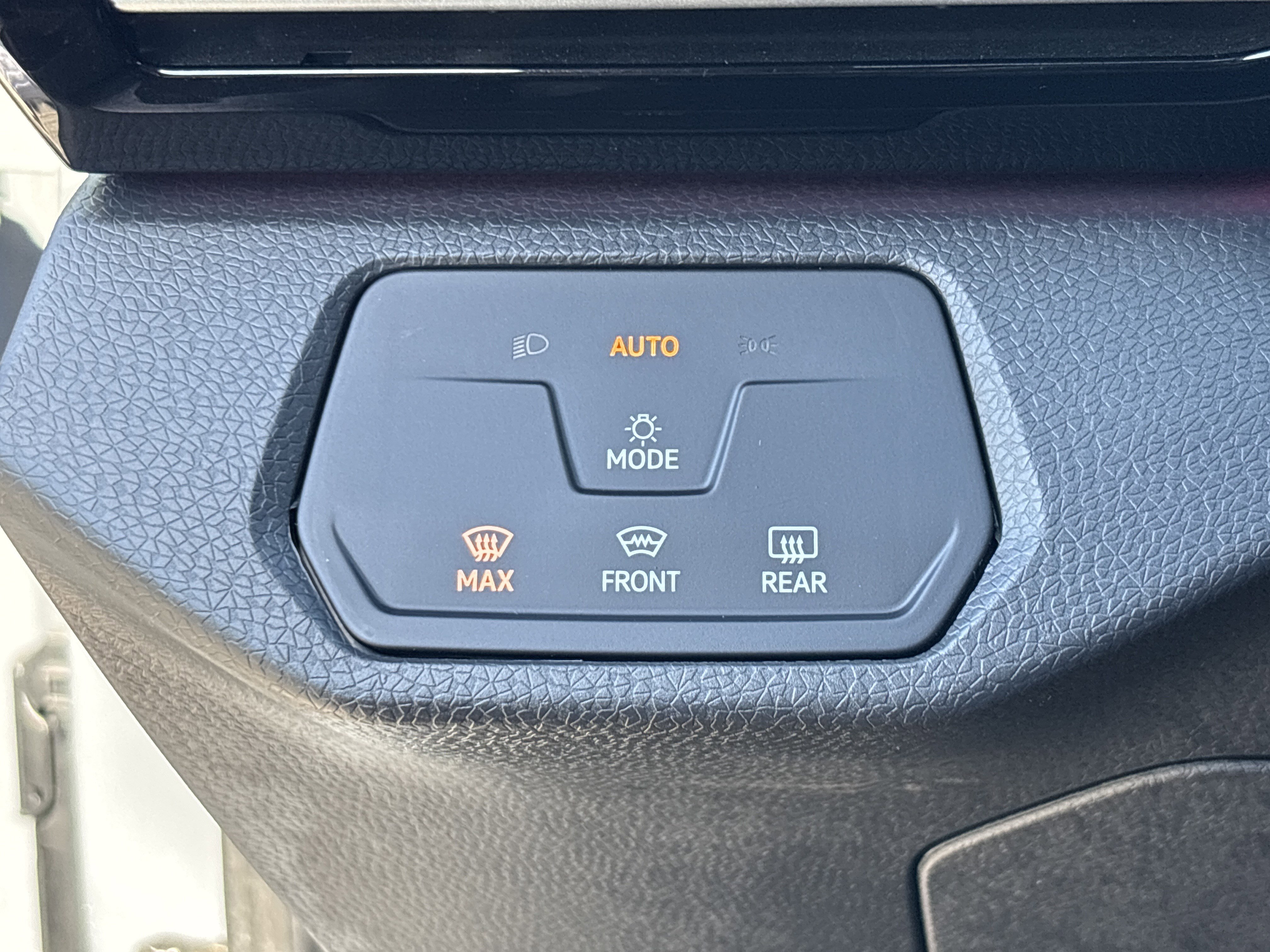 Used 2023 Volkswagen ID.4 Pro image 29