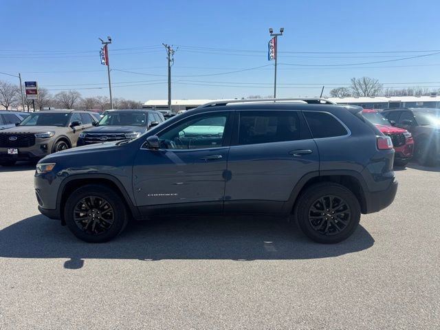 Used 2021 Jeep Cherokee Latitude Plus AWD/4WD image 2