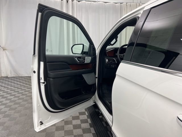 Used 2024 Lincoln Navigator L Reserve image 19