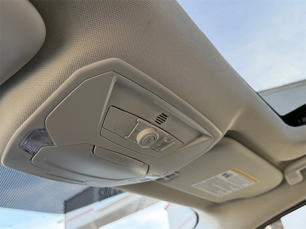 Used 2015 Ford Focus SE w/ Equipment Group 201A image 34