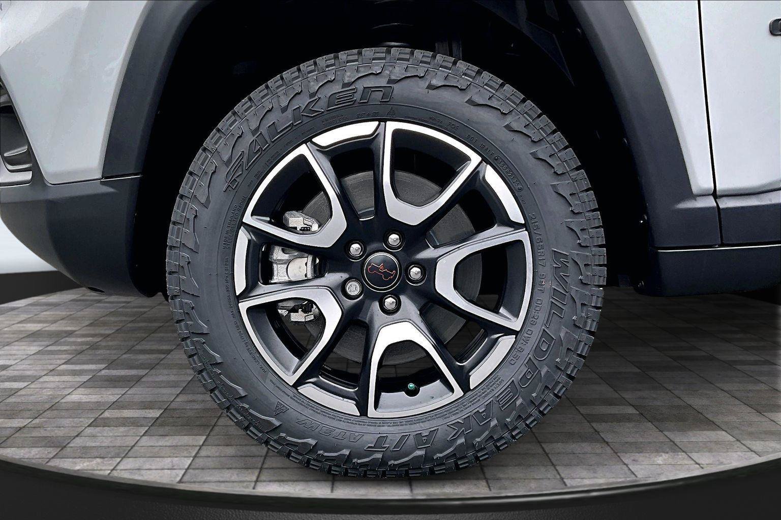 New 2026 Jeep Compass Trailhawk w/ Sun, Sound & Navigation Group AWD/4WD image 11