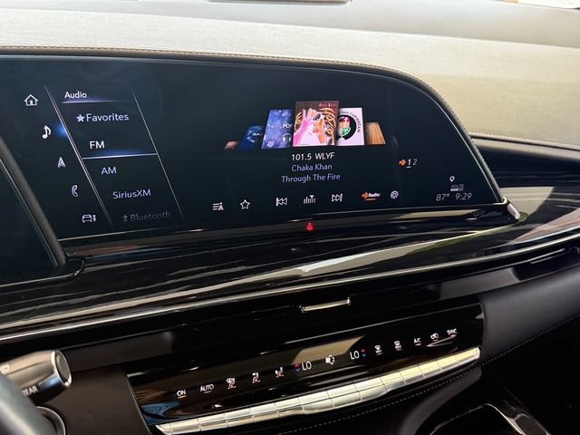 Used 2023 Cadillac Escalade Sport AWD/4WD image 19