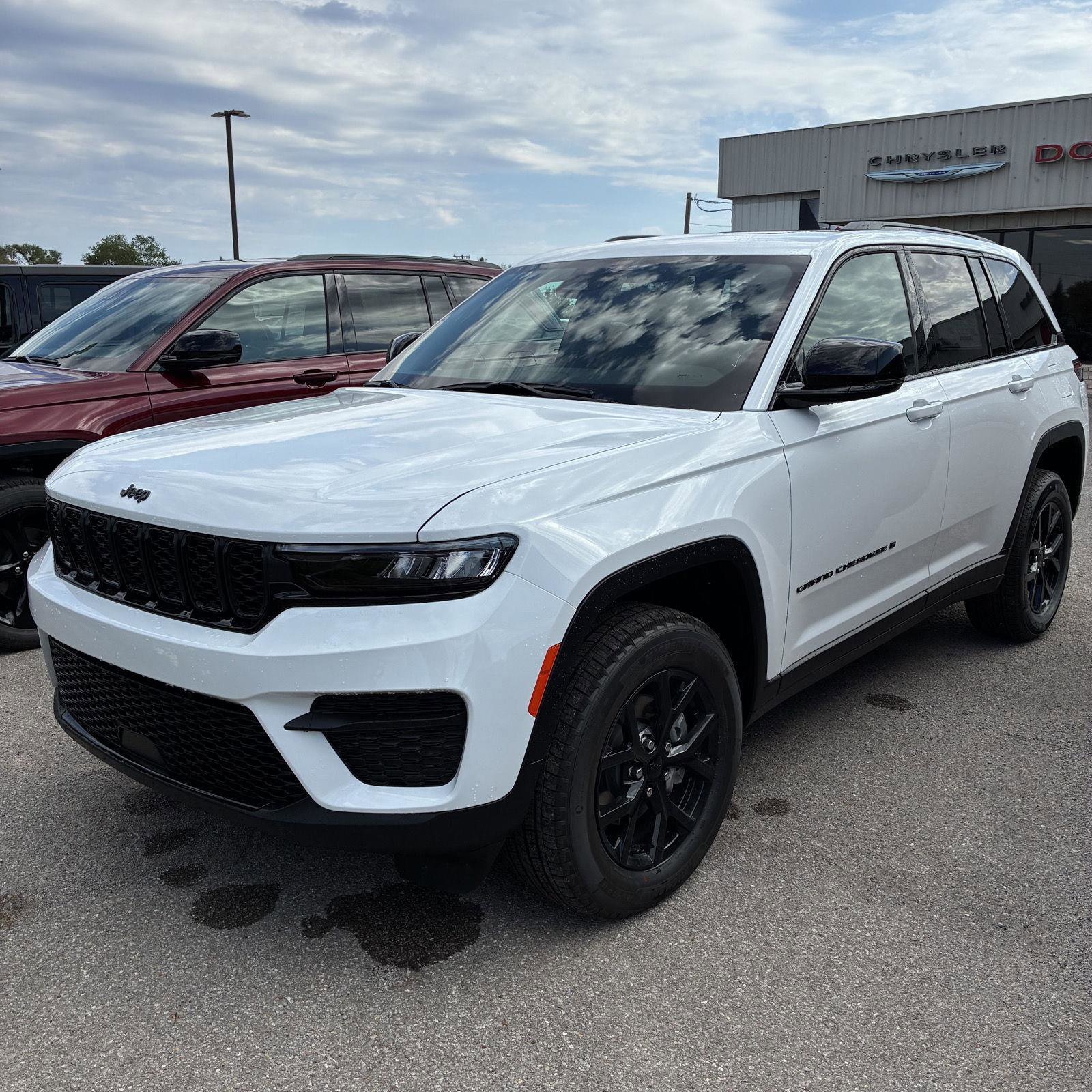 New 2025 Jeep Grand Cherokee Altitude