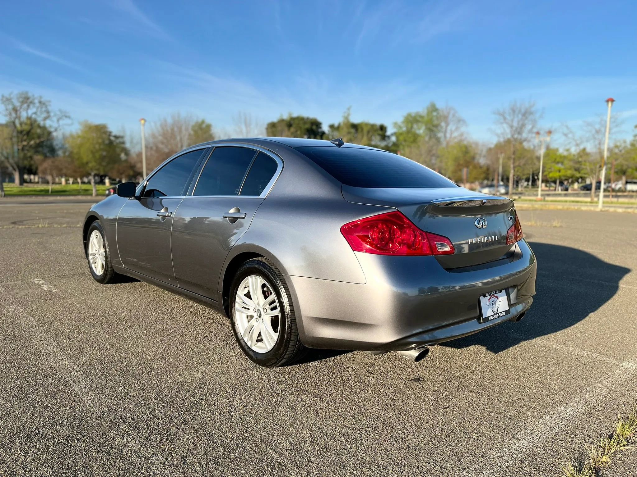 Used 2012 INFINITI G25 Journey RWD image 7