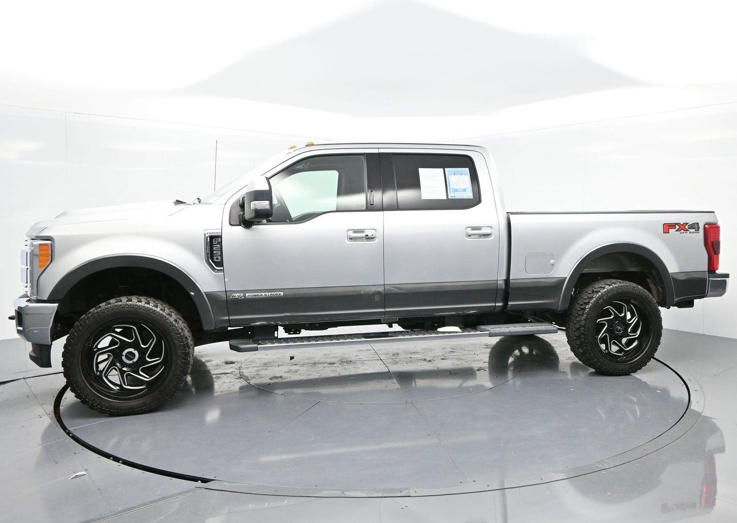 Used 2019 Ford F250 Lariat w/ Lariat Ultimate Package image 4