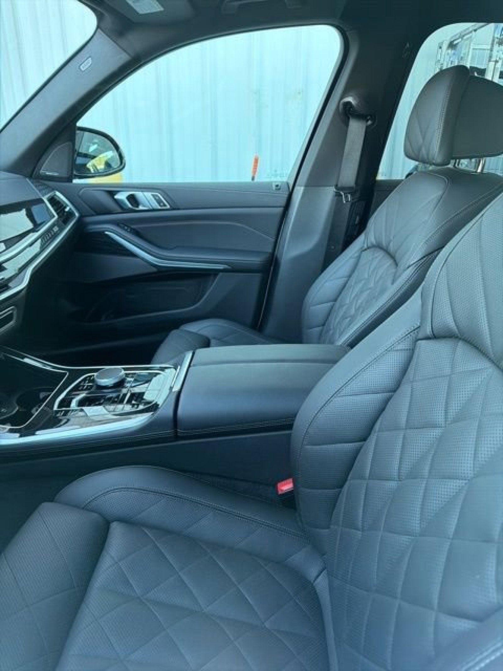 Used 2025 BMW X5 xDrive40i w/ M Sport Package image 8