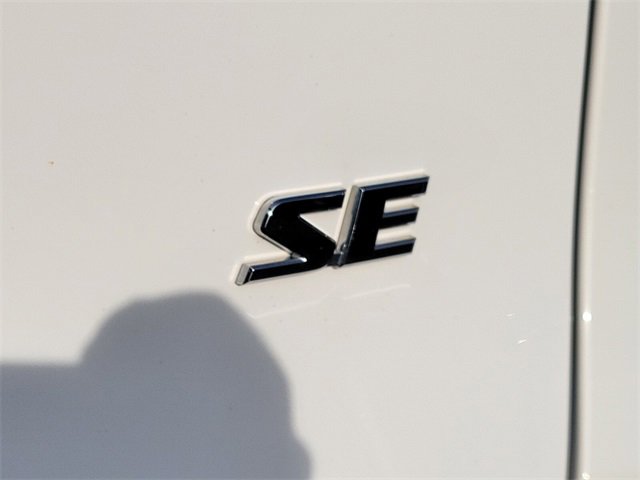 Used 2023 Toyota RAV4 SE image 12