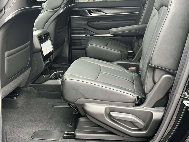 New 2026 Jeep Grand Wagoneer L Summit image 13