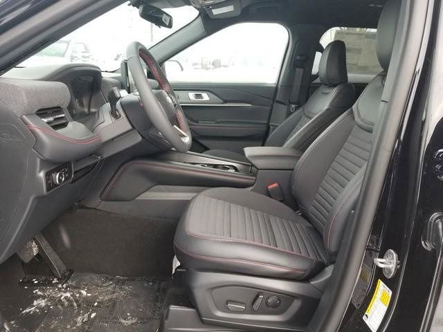 New 2026 Ford Explorer ST-Line w/ ST-Line Street Pack image 13