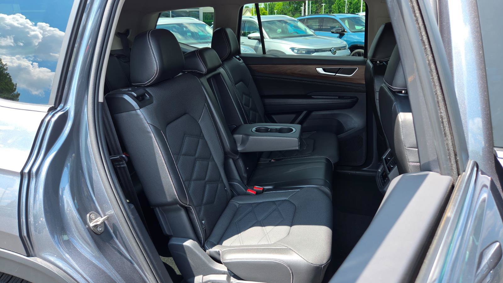 Used 2024 Volkswagen Atlas SE FWD image 57