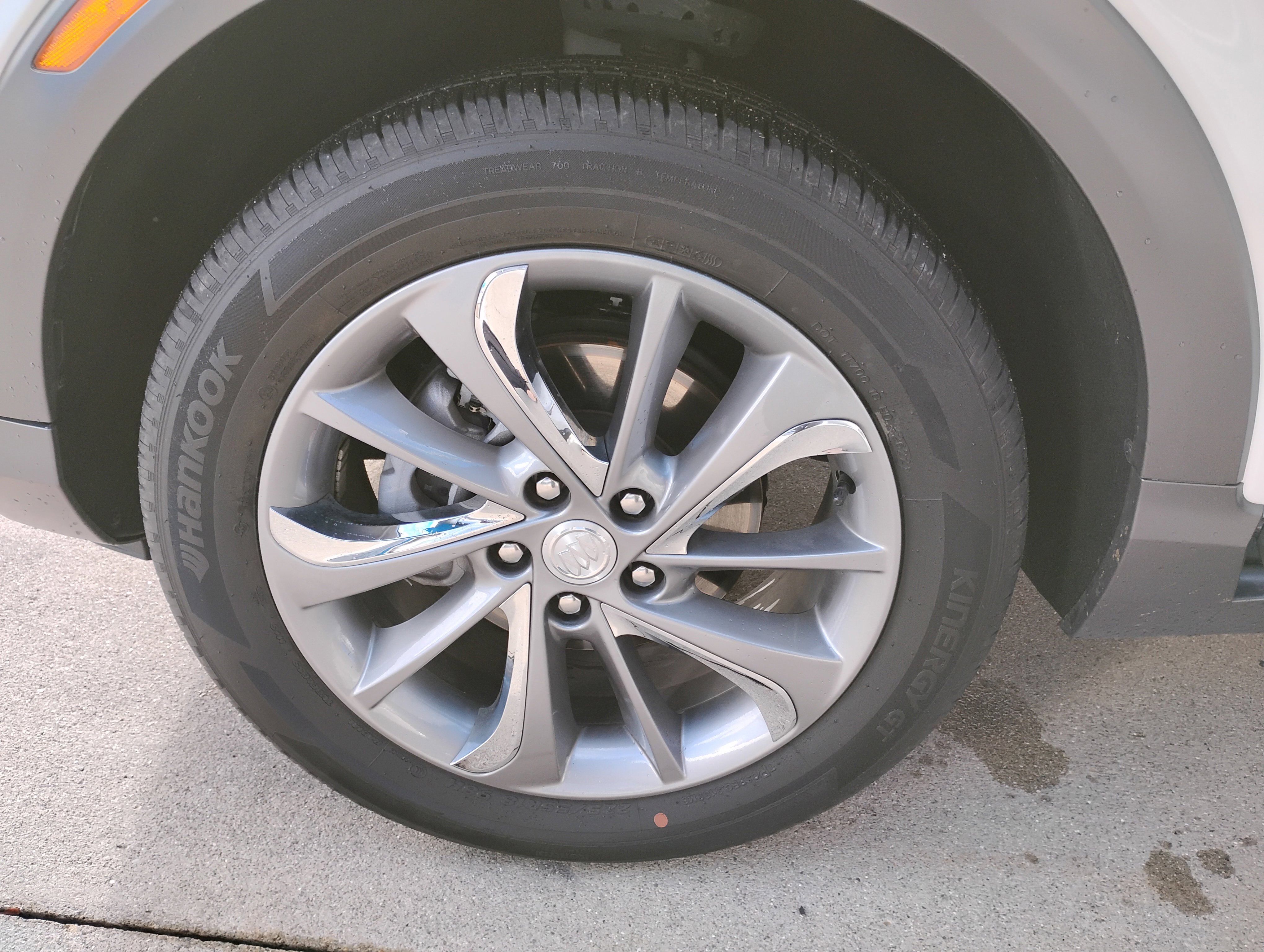 Used 2022 Buick Encore GX Essence w/ Experience Buick Package image 22