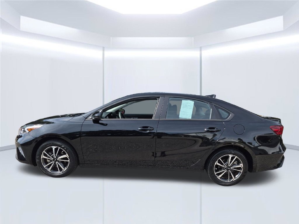 Used 2023 Kia Forte LXS FWD image 2