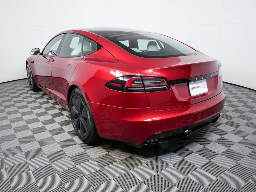 Used 2023 Tesla Model S Standard Range image 3