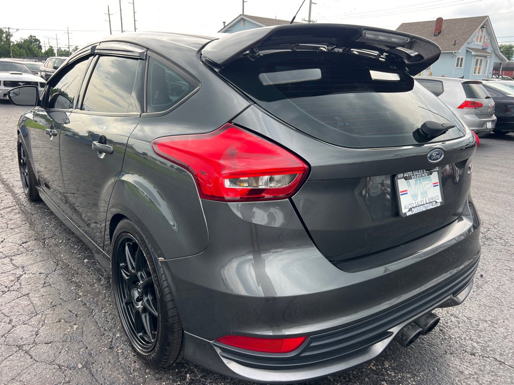 Used 2018 Ford Focus ST FWD image 5