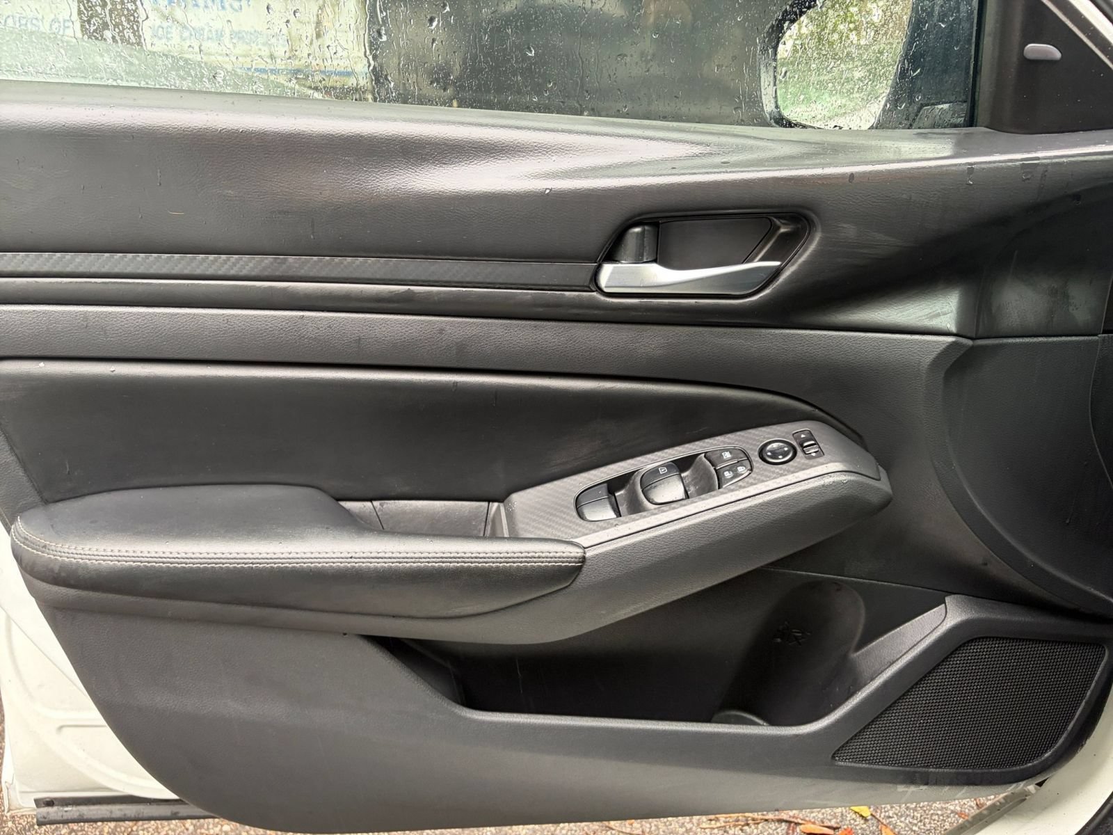 Used 2025 Nissan Altima 2.5 SV FWD image 18