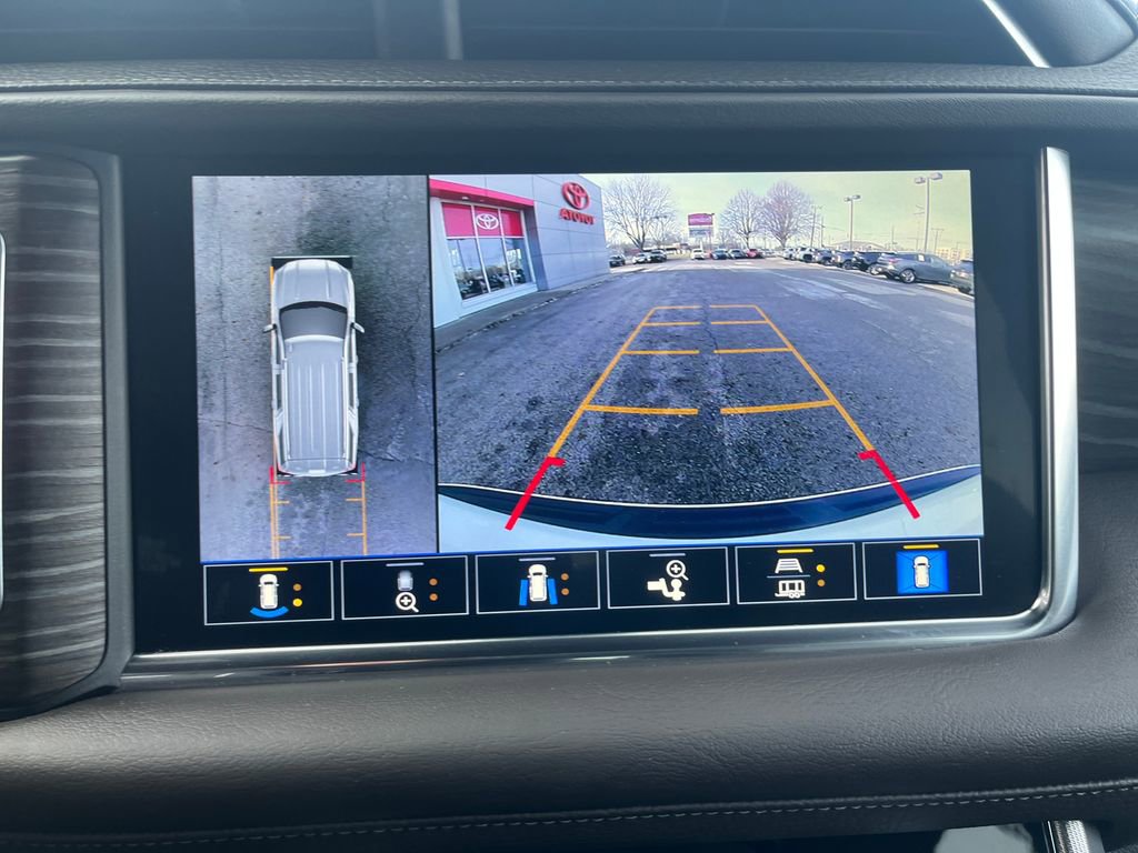 Used 2021 GMC Yukon XL Denali w/ Denali Premium Package image 21