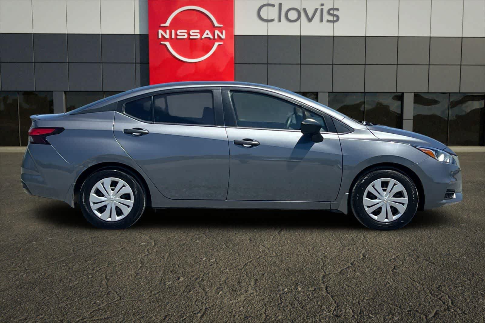 Used 2022 Nissan Versa S FWD image 9