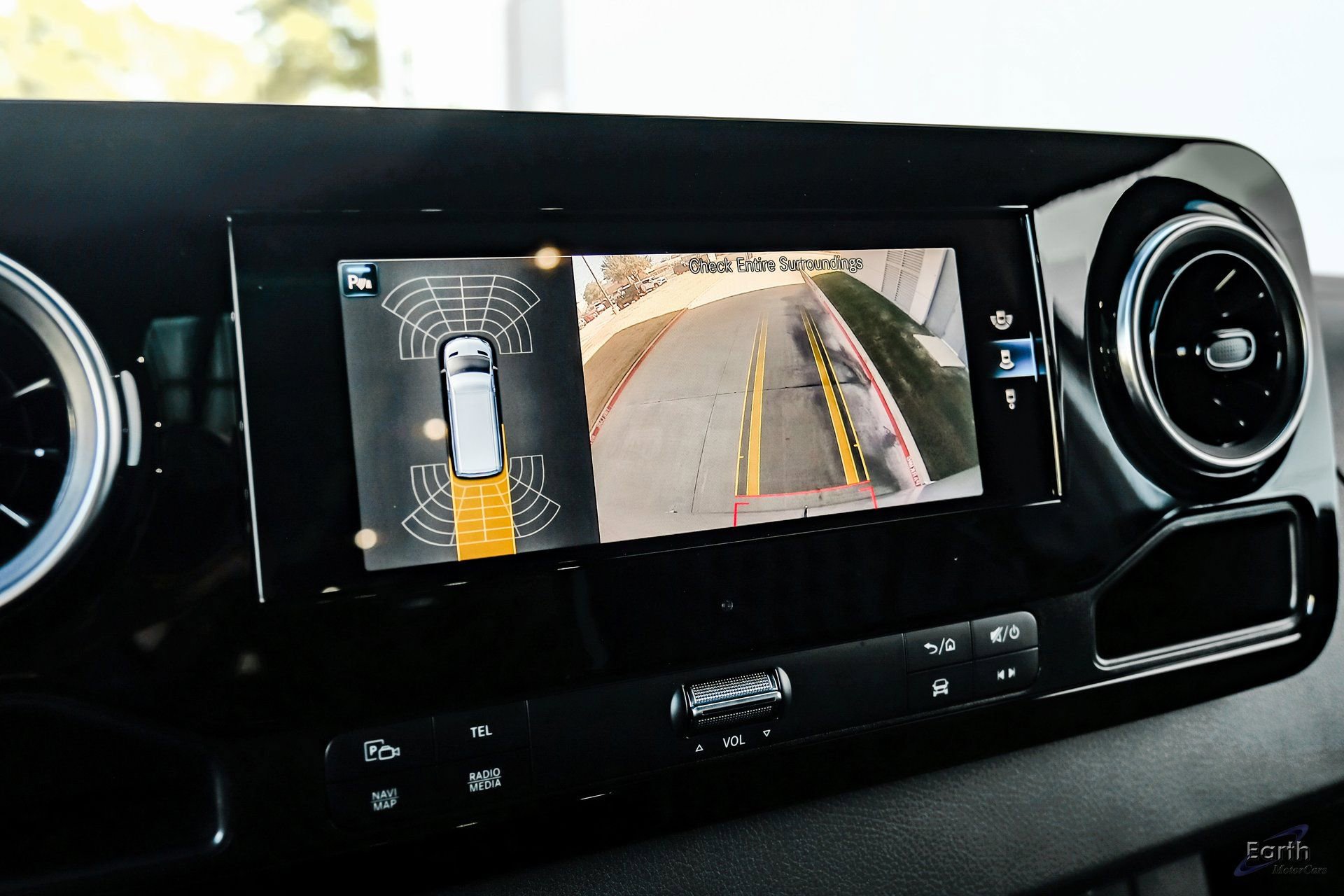 Used 2023 Mercedes-Benz Sprinter 3500 w/ Parking Package image 64